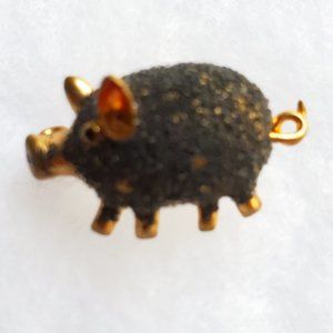 Mini vintage pig brooch.